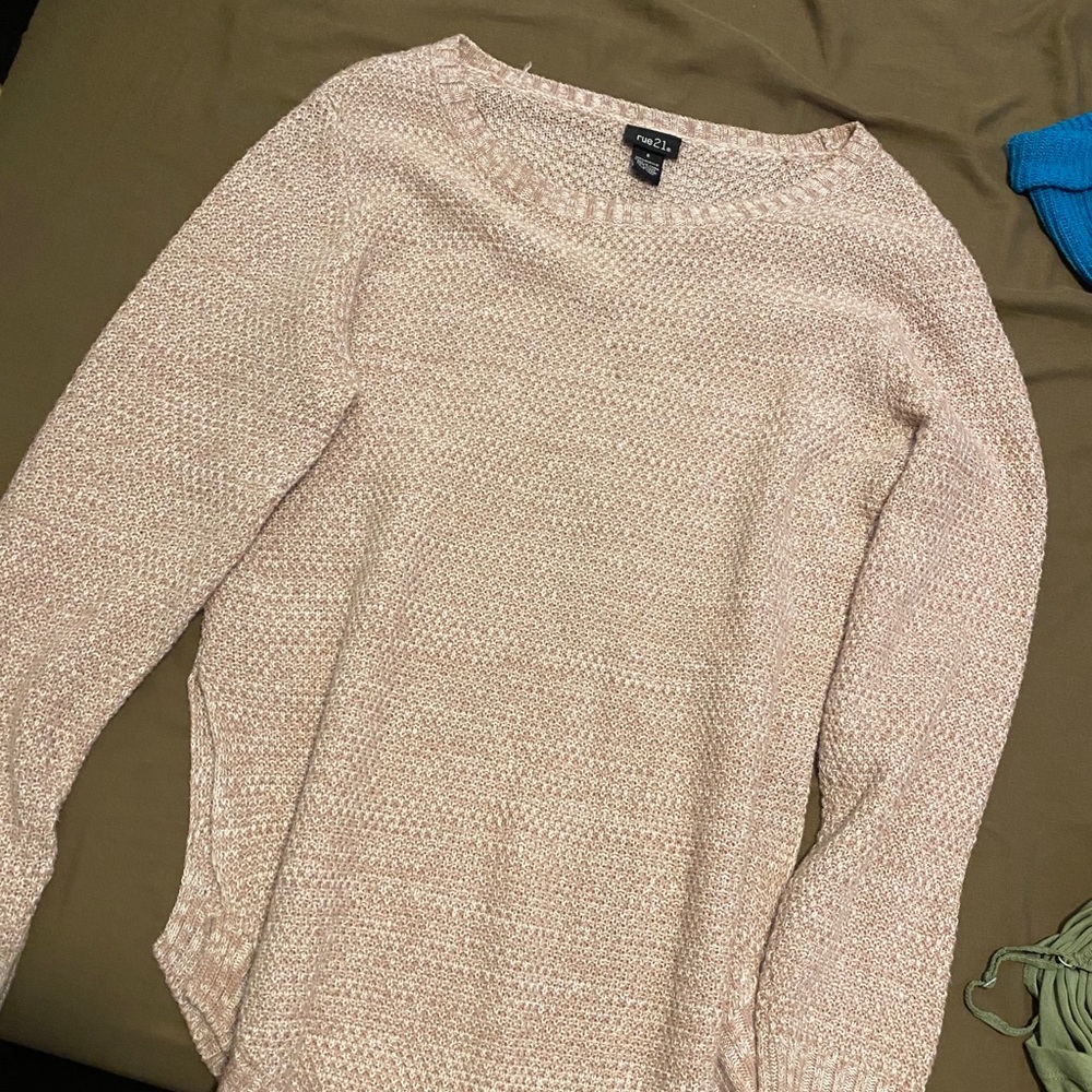Pink/white sweater